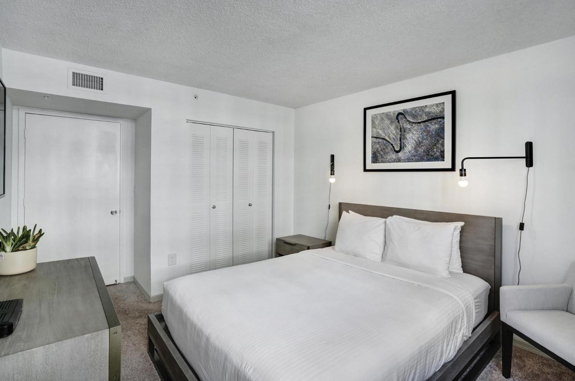 Dharma Home Suites Coral Gables At Gables Grand Plaza Miami Quarto foto