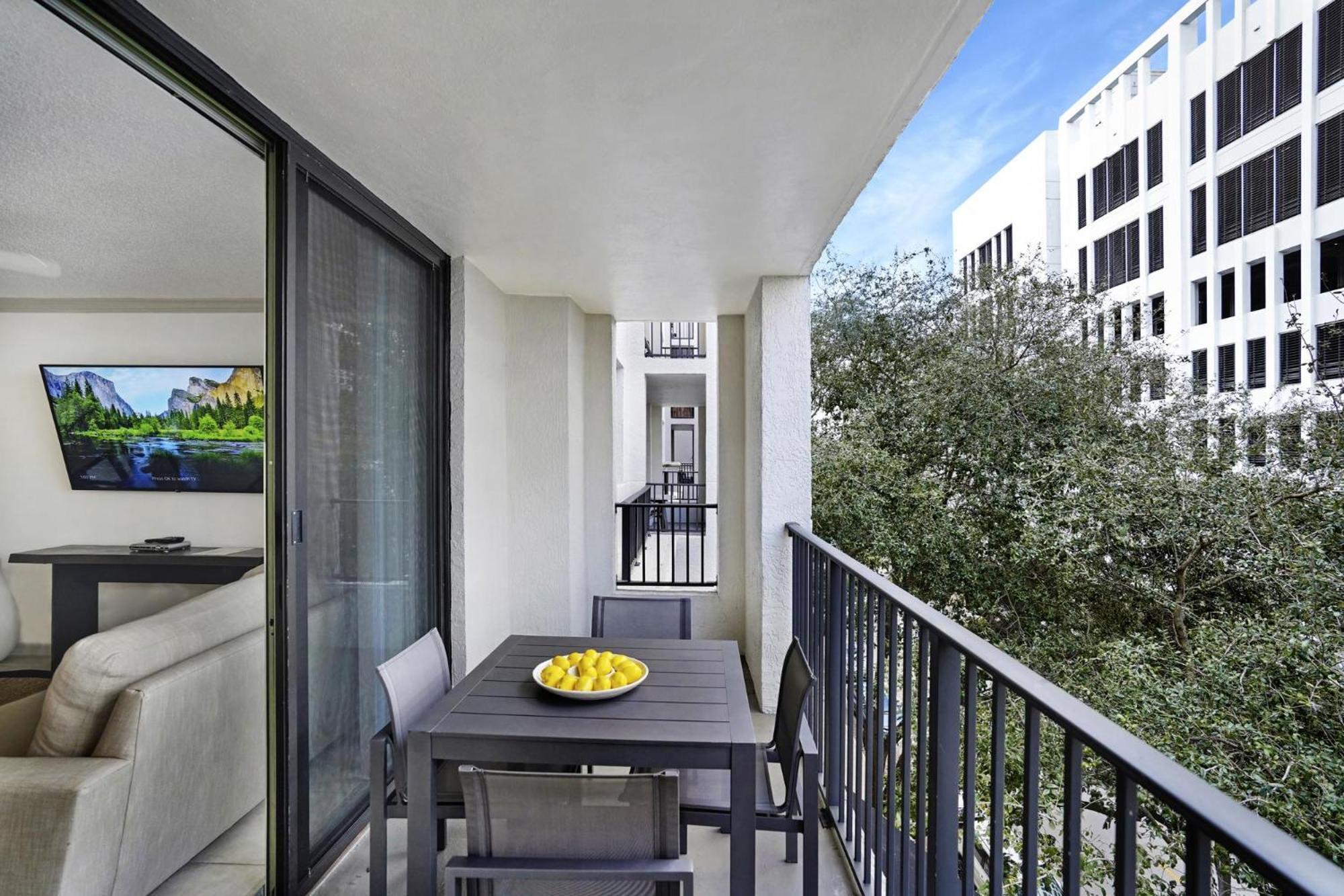 Dharma Home Suites Coral Gables At Gables Grand Plaza Miami Quarto foto