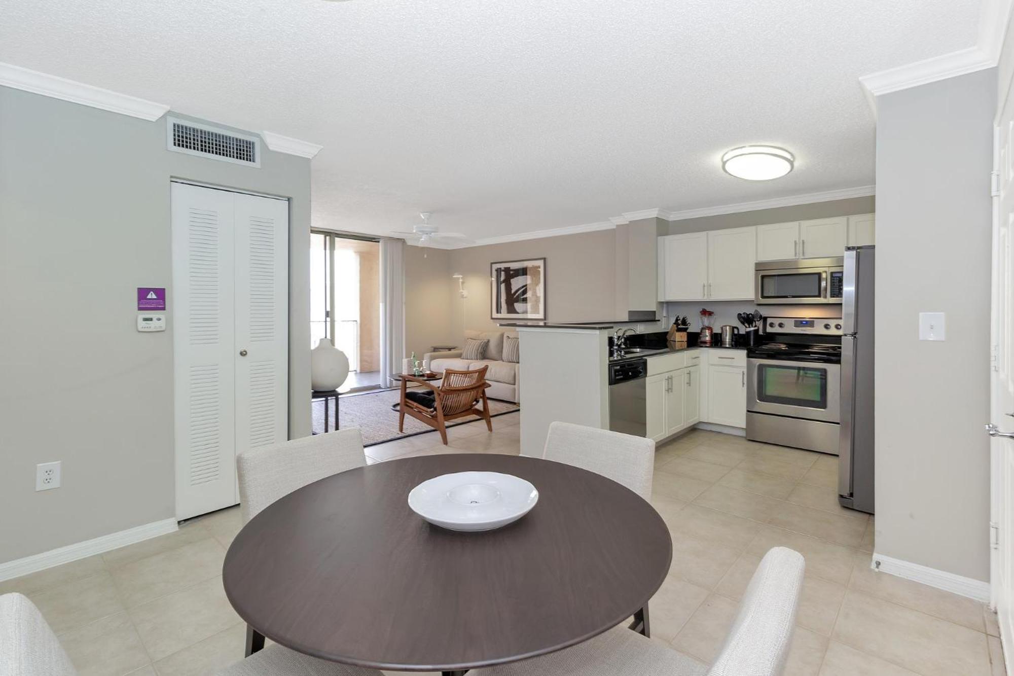 Dharma Home Suites Coral Gables At Gables Grand Plaza Miami Quarto foto